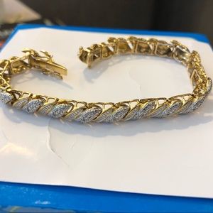 Gold diamond bracelet